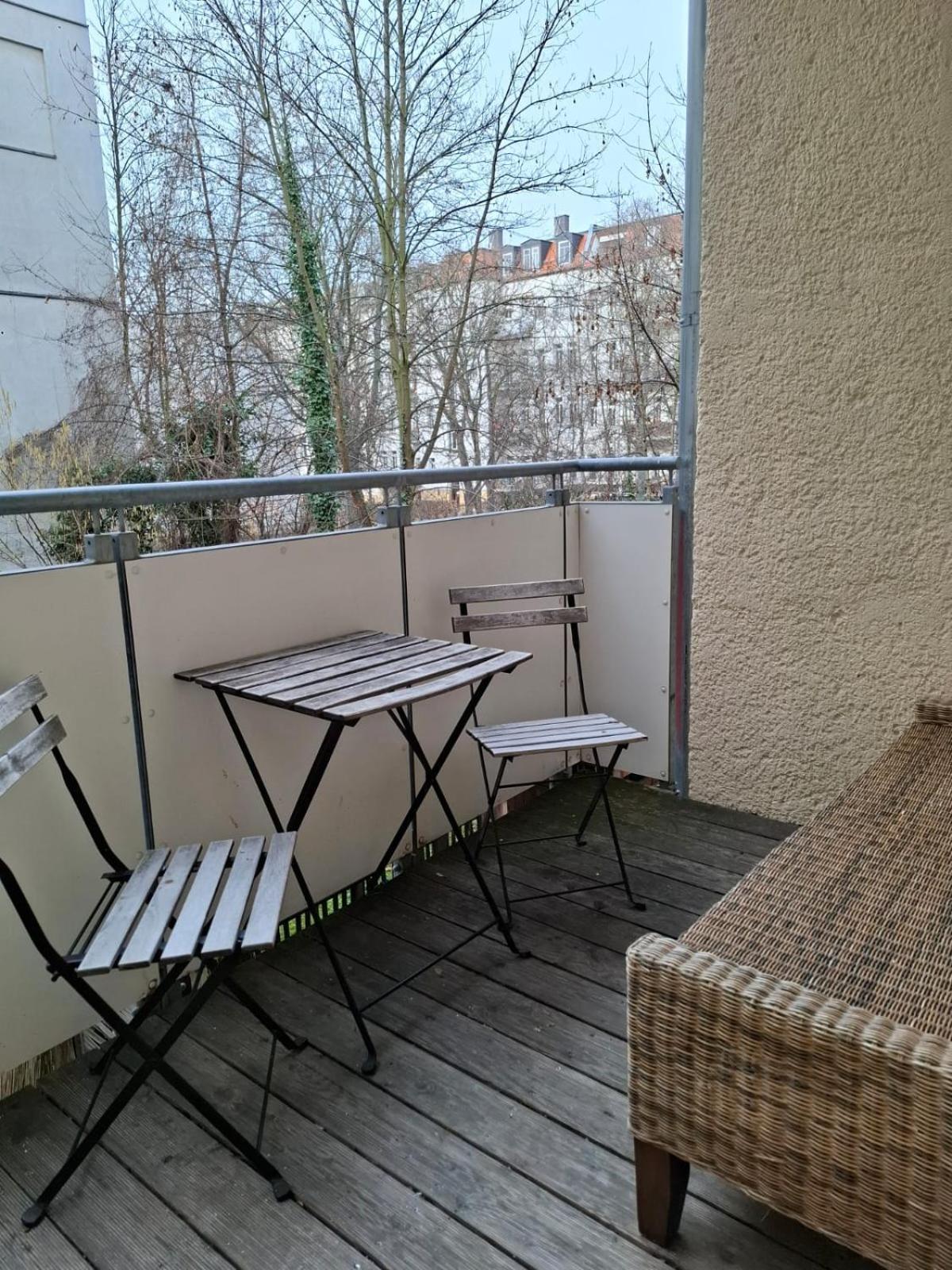Altbauwohnung Direkt An Der Karli Mit Balkon - Netflix Inklusive Лейпциг Экстерьер фото