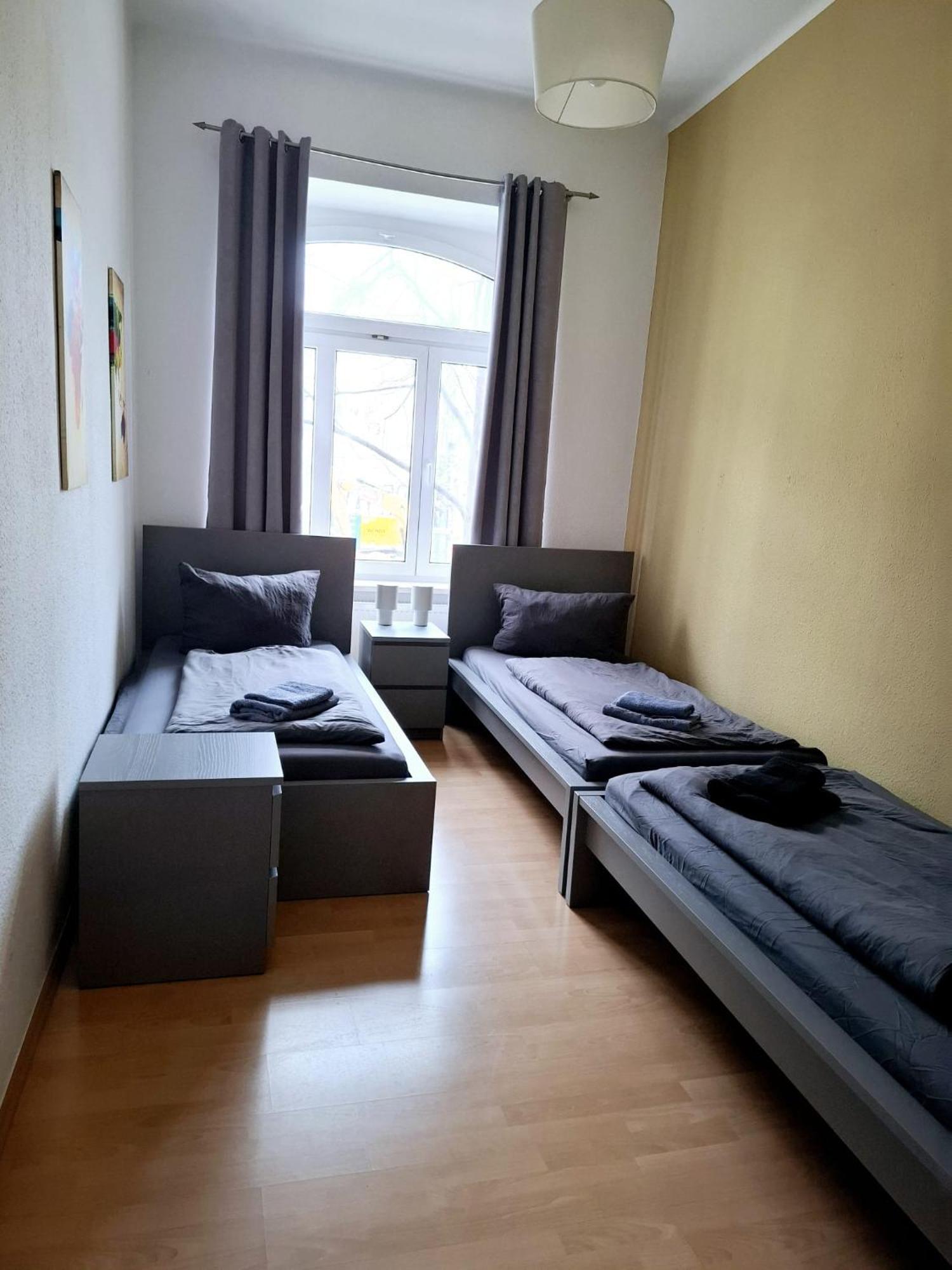 Altbauwohnung Direkt An Der Karli Mit Balkon - Netflix Inklusive Лейпциг Экстерьер фото